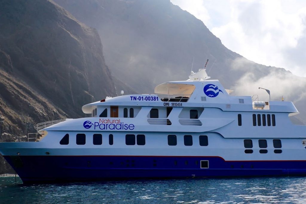 galapagos-cruises-natural