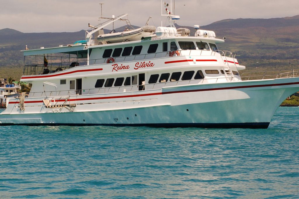 galapagos-cruises-reina