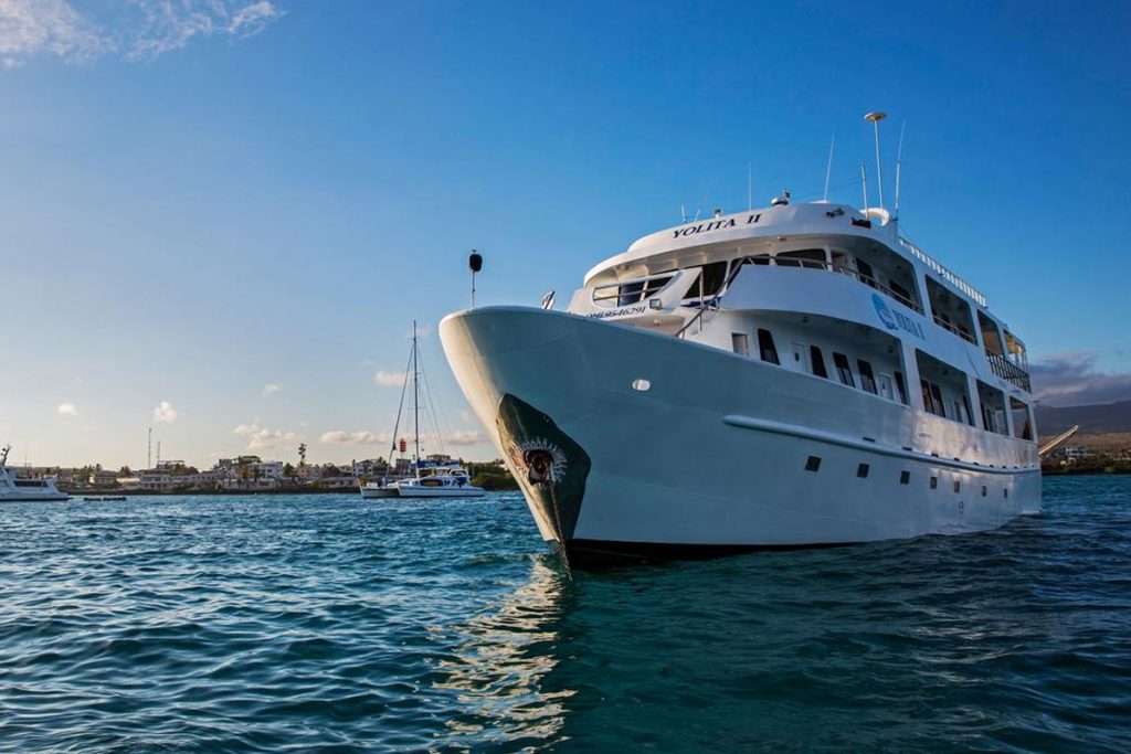 galapagos-cruises-yolit